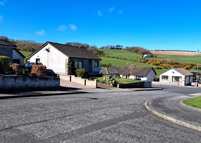 Leafield Holiday Home